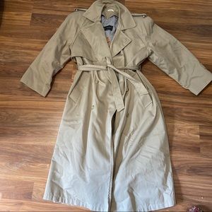 TEMP SALE Vintage women’s trench coat